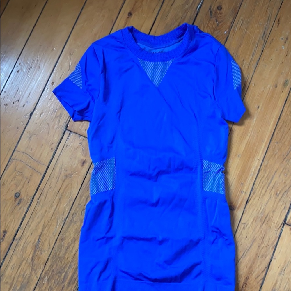 Ivy Park blue short sleeved workout top